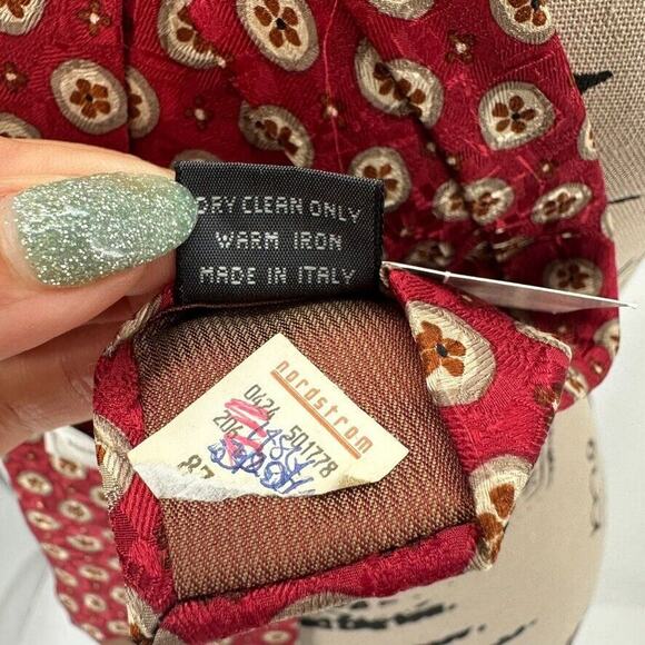 New Vintage Ermenegildo Zegna Soft Red Silk Tie Ivory‎ Polka Dots Italy Classic - Picture 5 of 8